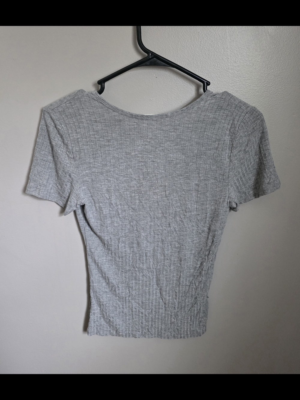 Truly Madly Deeply Grey Ribbed Plunging Deep V-Neck Tee Small - Picture 2 of 3